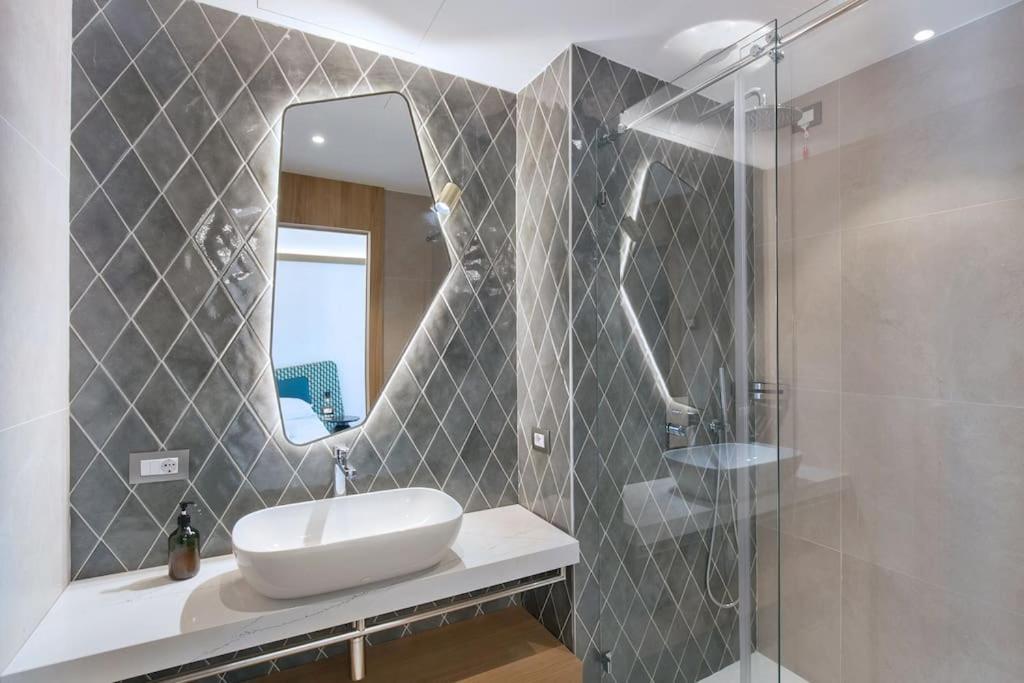 Villa Divina-Apt Armonia-Con Piscina E Vista Lago Castelletto Di Brenzone Dış mekan fotoğraf