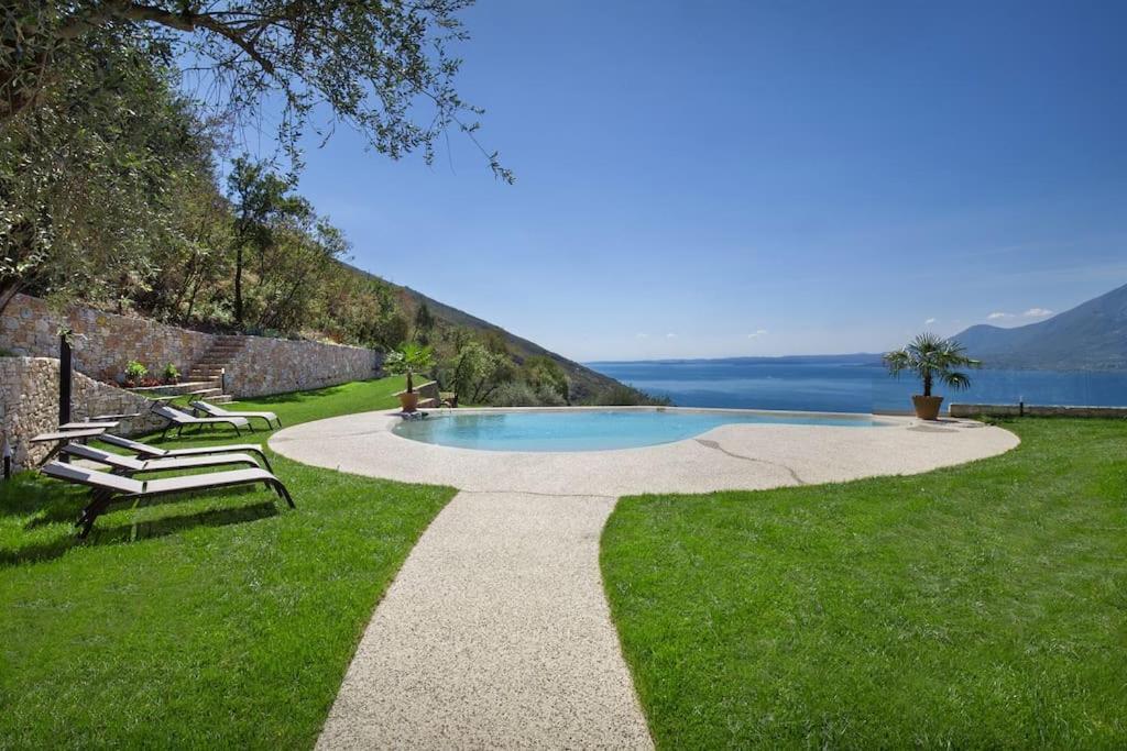 Villa Divina-Apt Armonia-Con Piscina E Vista Lago Castelletto Di Brenzone Dış mekan fotoğraf