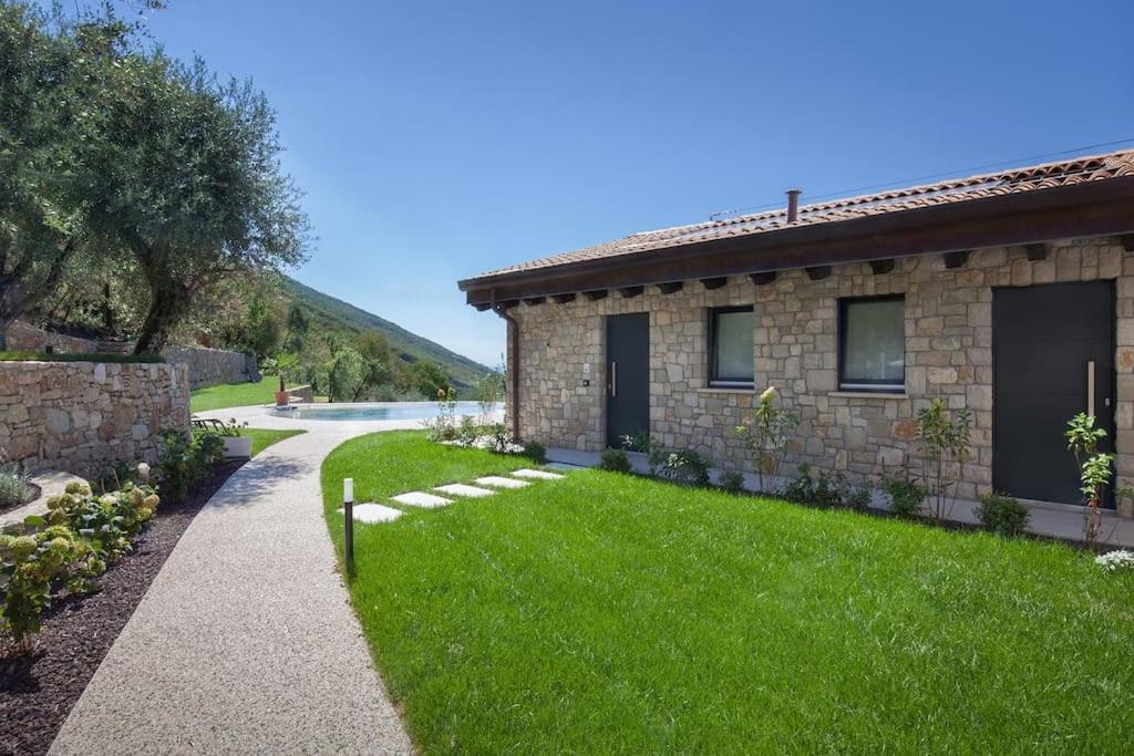 Villa Divina-Apt Armonia-Con Piscina E Vista Lago Castelletto Di Brenzone Dış mekan fotoğraf